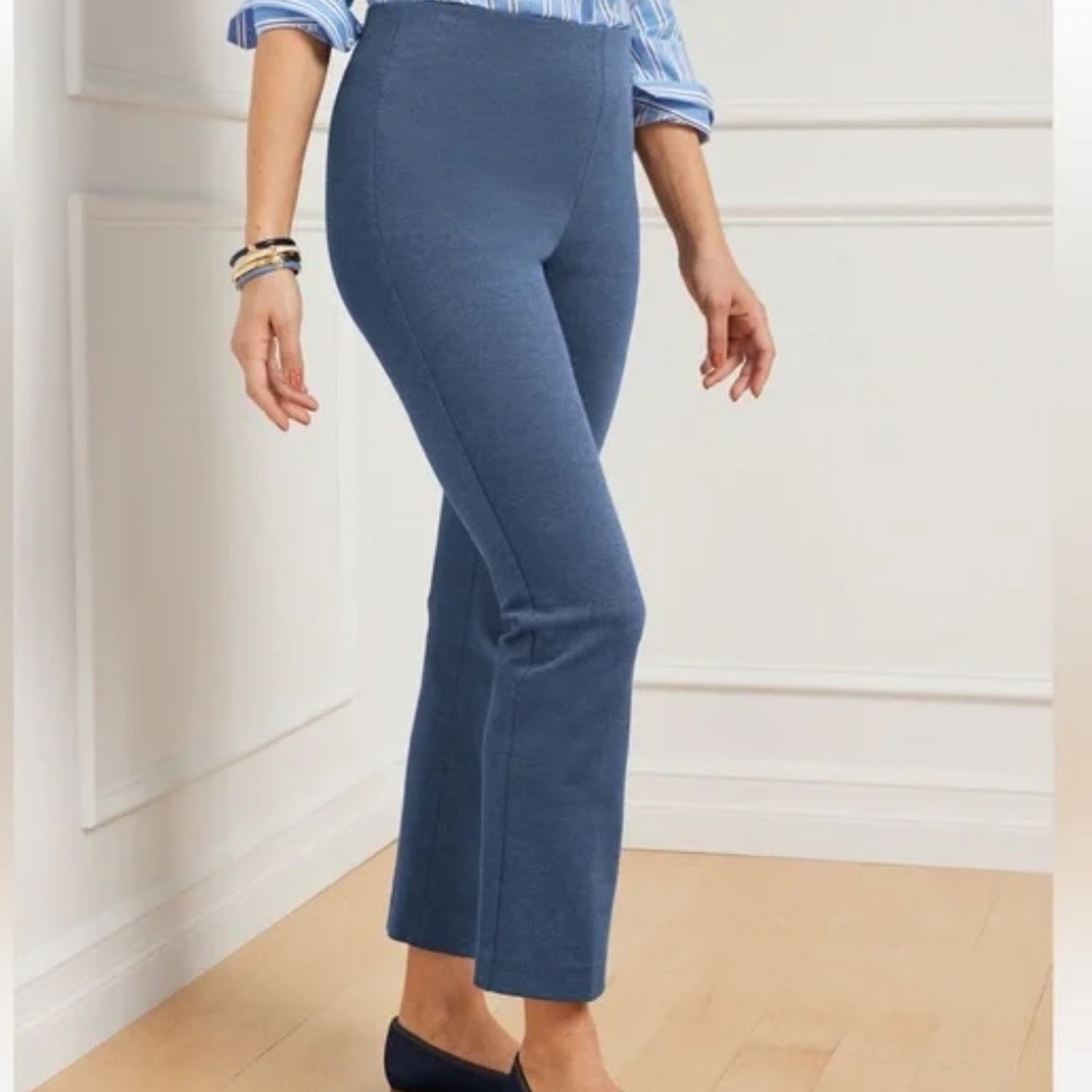 Talbots Montauk Blue Pull-on Stretchy Waist Straight Leg Pants - Size 10